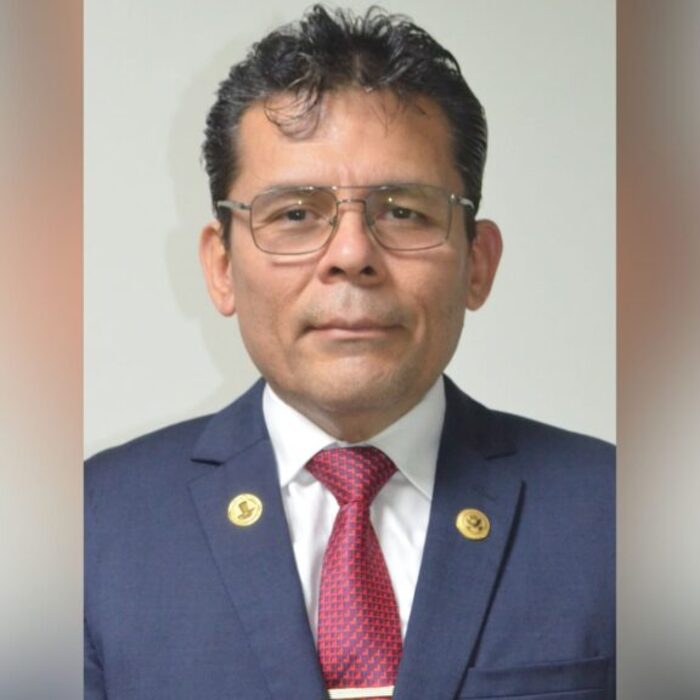 Dr. Carlos Alberto Lescano Alva